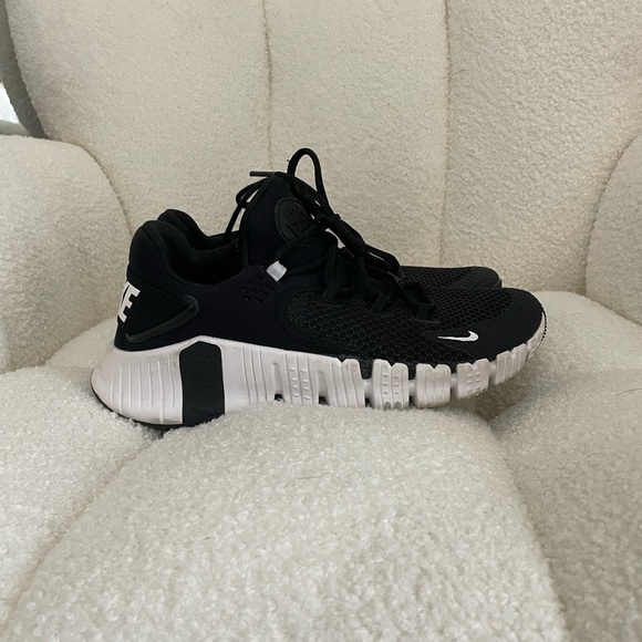 Nike Metcon 4 - Picture 1 of 4